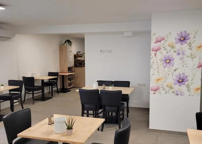 Rana's - Oda ve Kahvaltı